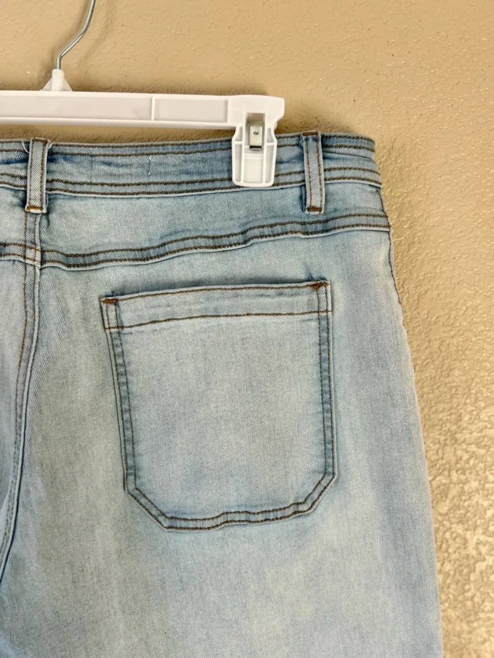 Tribal Jeans Audrey Mid Rise Wide Leg Crop Jean-Size 14 Button Front Light Wash - Picture 7 of 8